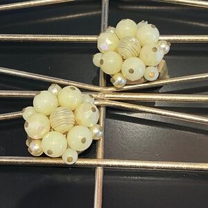VTG 50s Western Germany Pinup Glam Green Lucite Pearl Cluster Clip Earrings